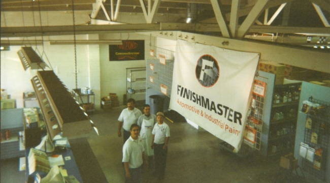4-09-banner-and-team
